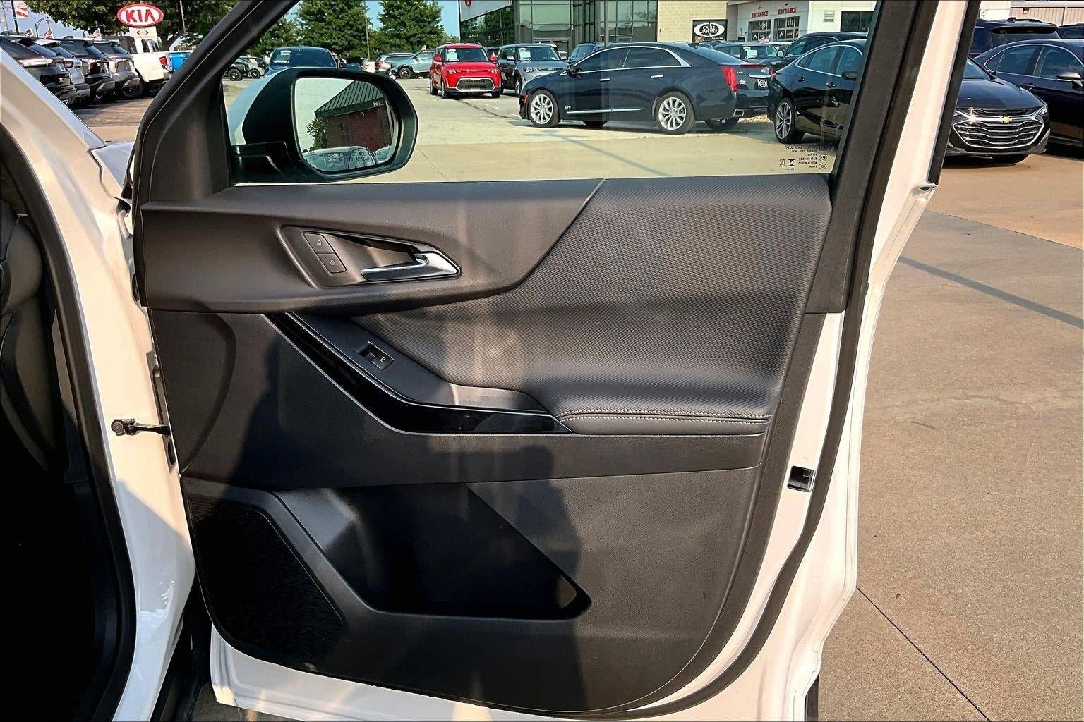 Used 2026 Chevrolet Equinox LT FWD image 24
