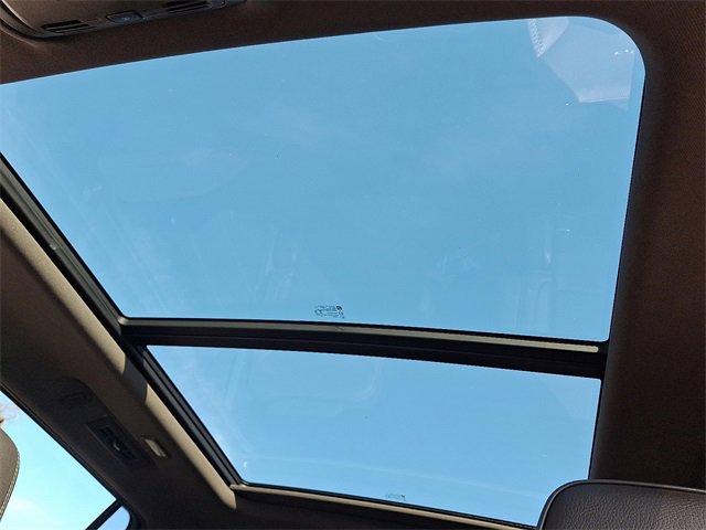 Used 2021 GMC Yukon Denali w/ Denali Premium Package image 14