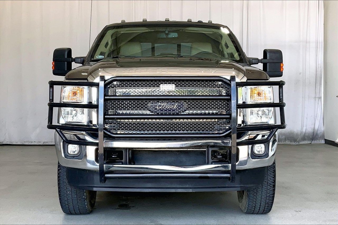 Used 2016 Ford F250 Lariat w/ Lariat Interior Package AWD/4WD image 2
