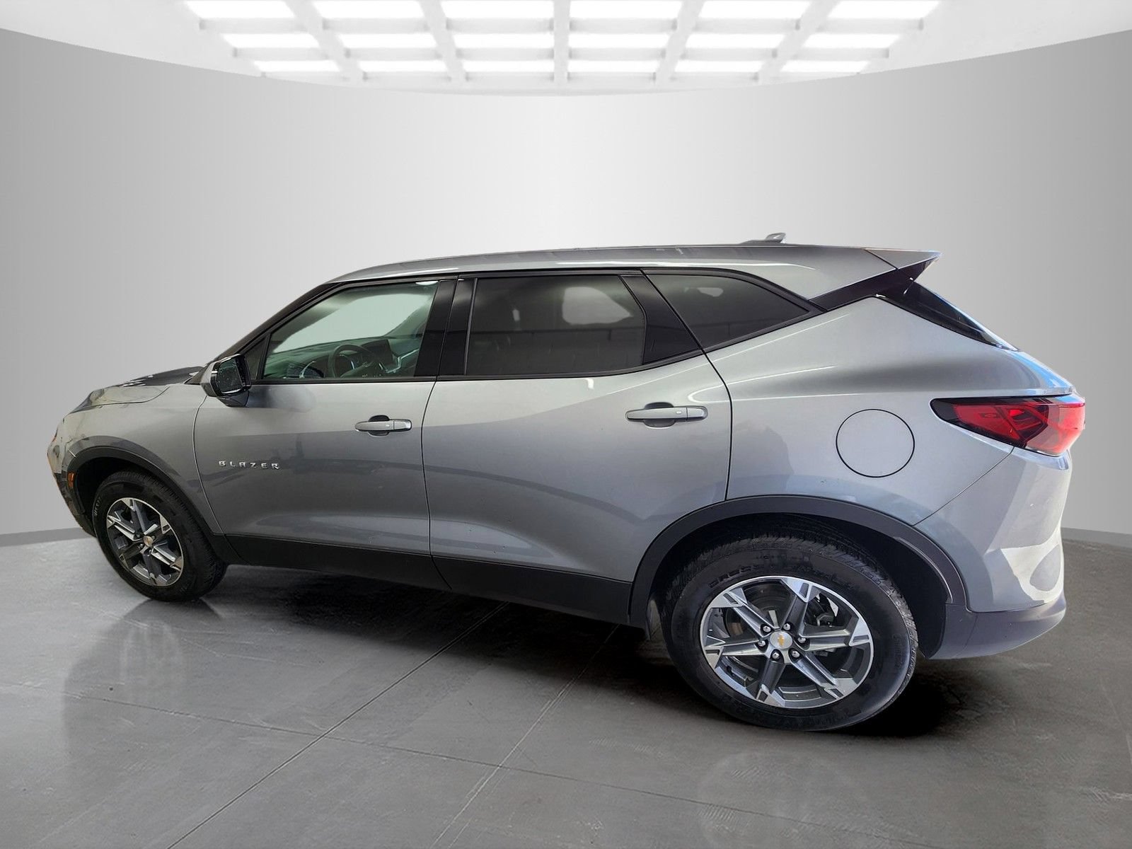Used 2025 Chevrolet Blazer LT FWD image 4