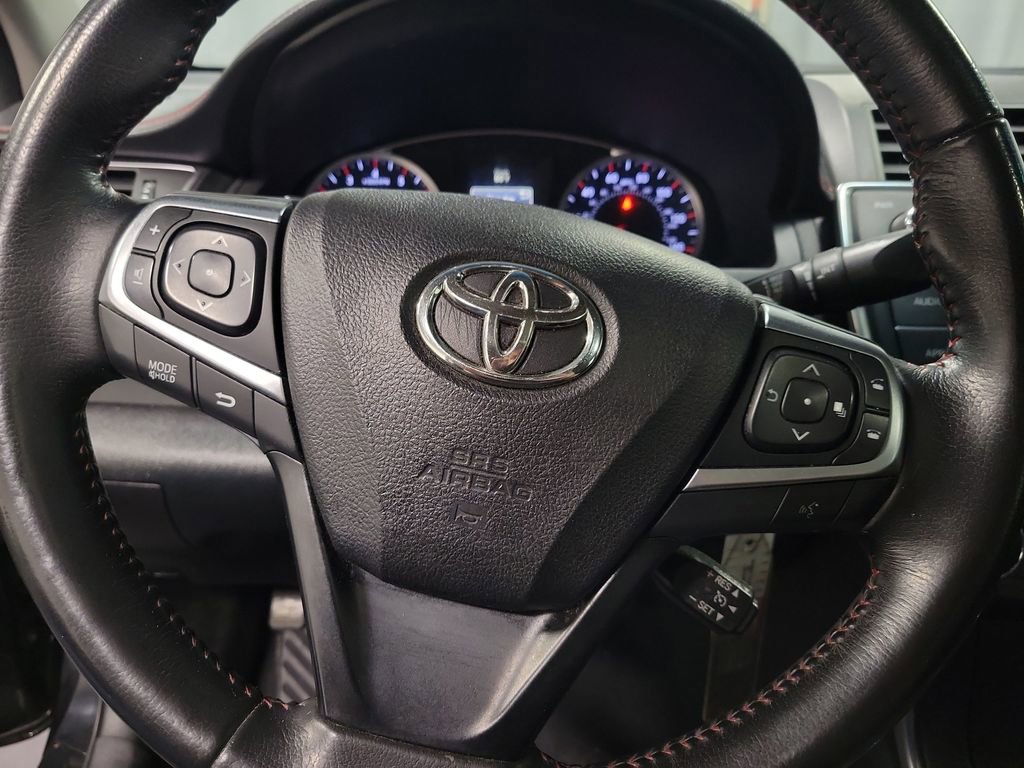 Used 2016 Toyota Camry XSE w/ Moonroof Package image 18