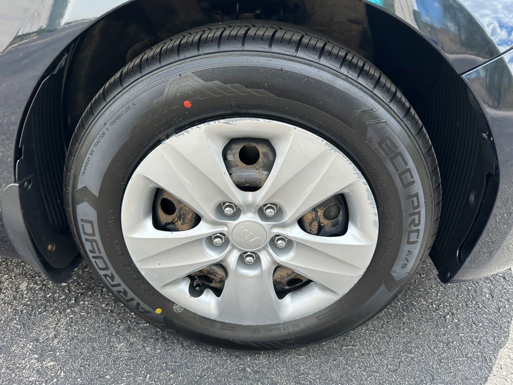 Used 2017 Kia Forte LX FWD image 27