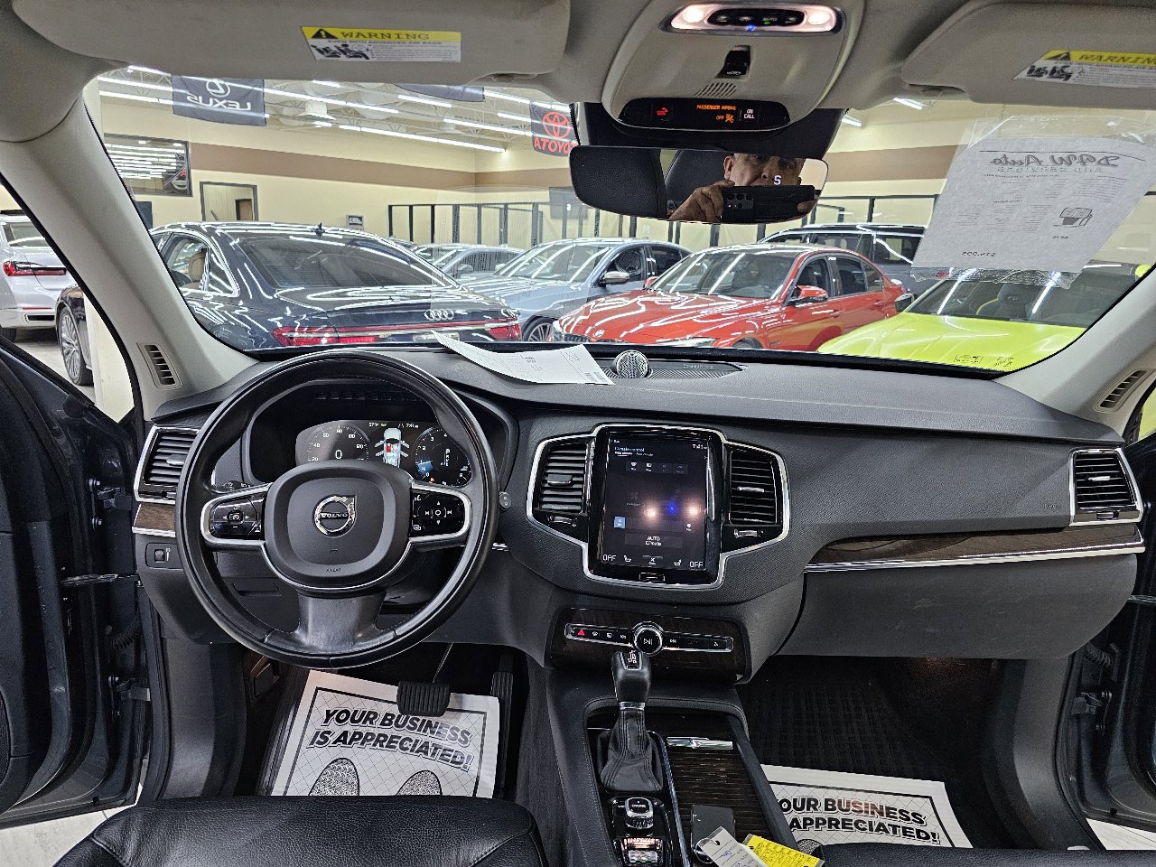 Used 2016 Volvo XC90 T6 Momentum w/ Momentum Plus Package image 31