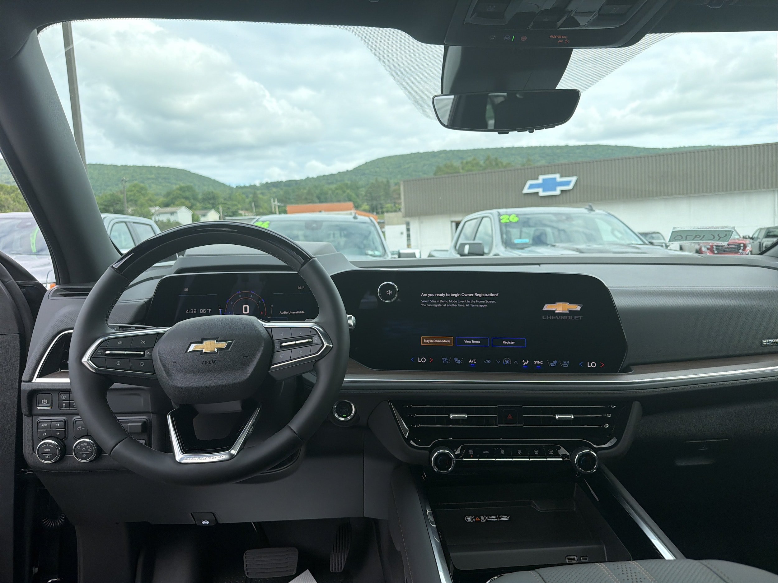 New 2026 Chevrolet Suburban High Country AWD/4WD image 23