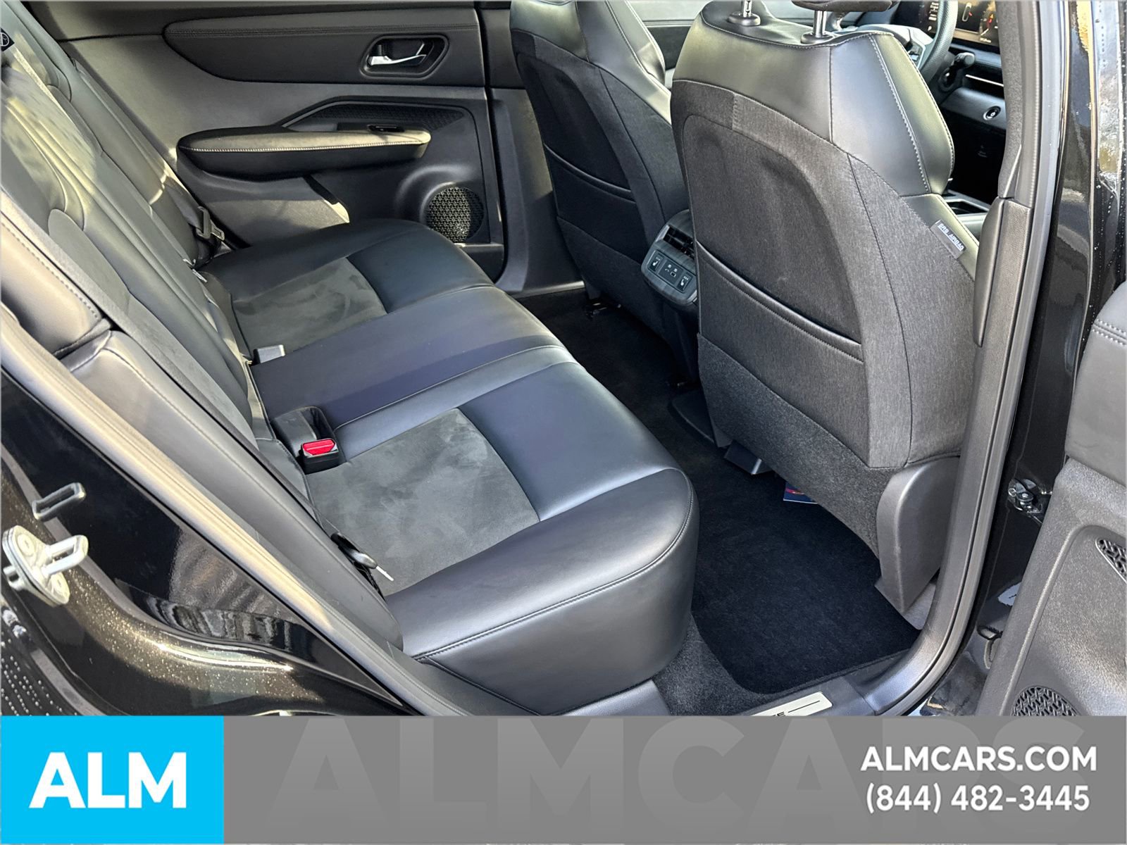 Used 2023 Nissan Ariya AWD image 17