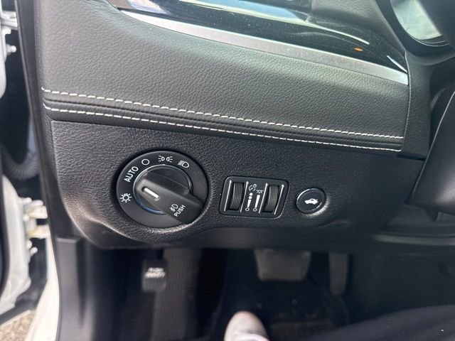 Used 2023 Chrysler 300 C RWD image 22