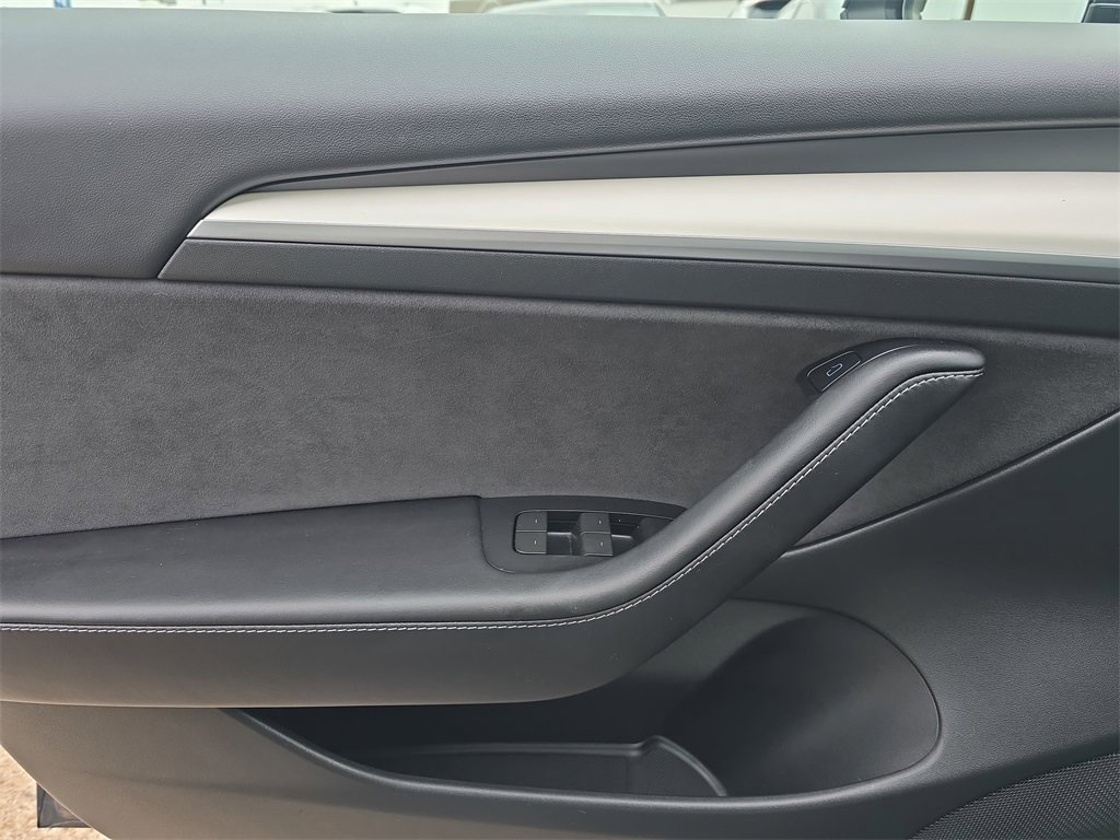 Used 2023 Tesla Model 3 Standard Range image 26