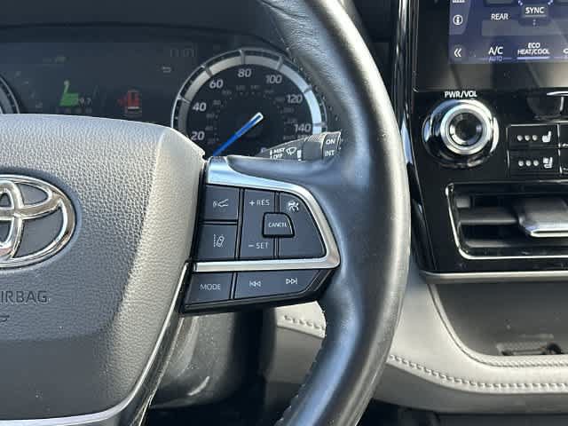 Used 2021 Toyota Highlander Limited AWD/4WD image 10
