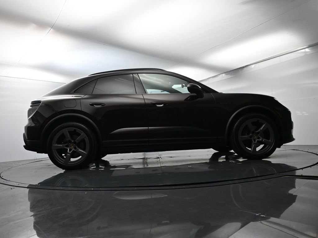 Certified 2025 Porsche Macan 4 Electric image 53