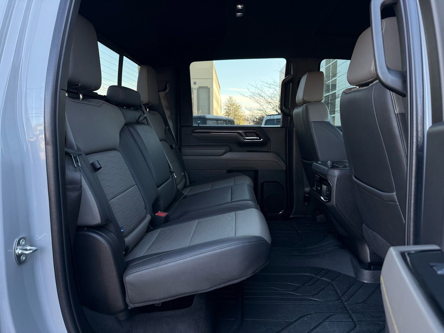 Used 2024 Chevrolet Silverado 2500 ZR2 w/ Technology Package image 36