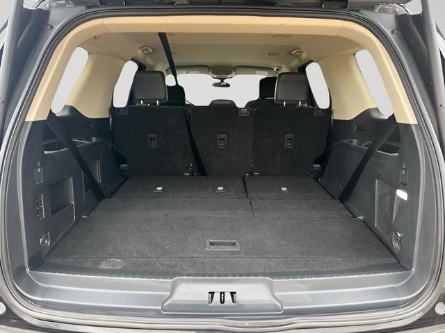 Used 2024 Ford Expedition XLT RWD image 8