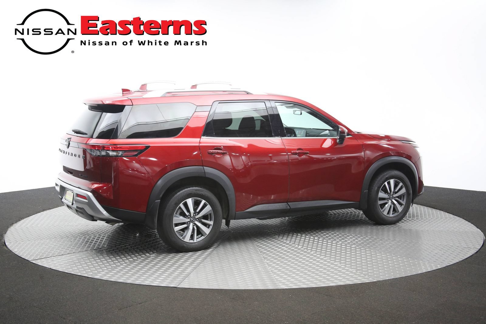 Used 2023 Nissan Pathfinder SL w/ Lighting Package (N92) AWD/4WD image 38
