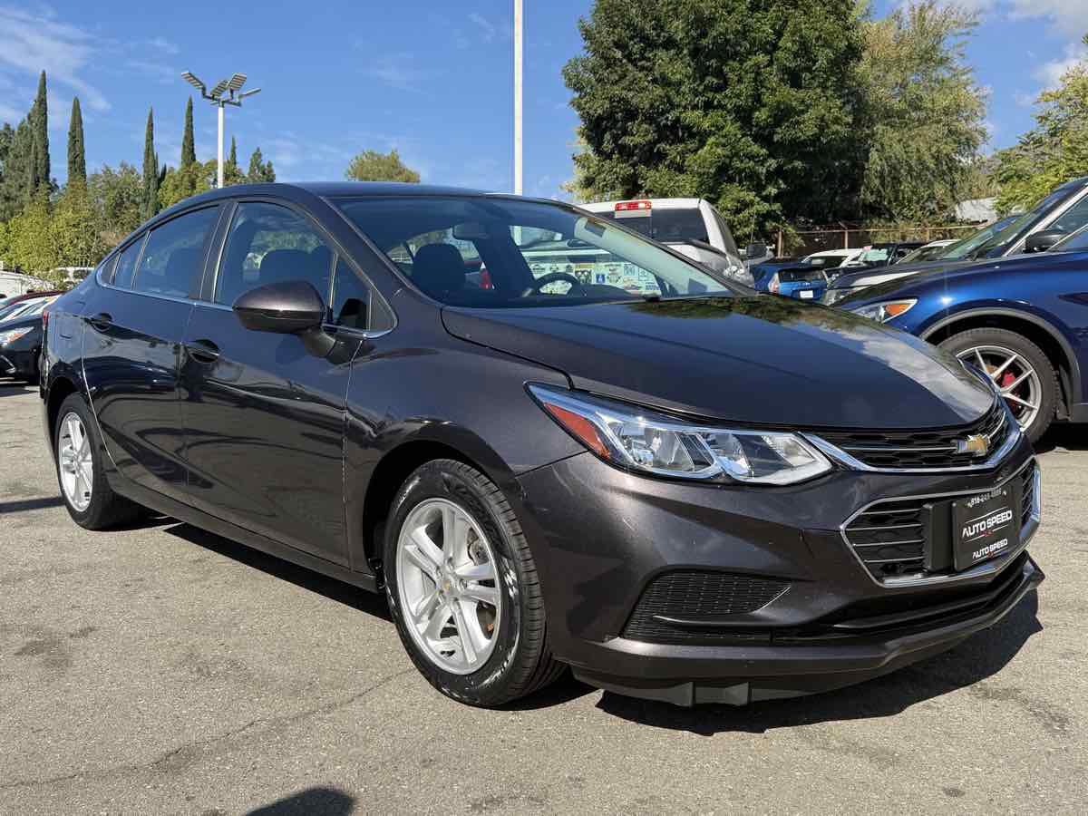 Used 2017 Chevrolet Cruze LT