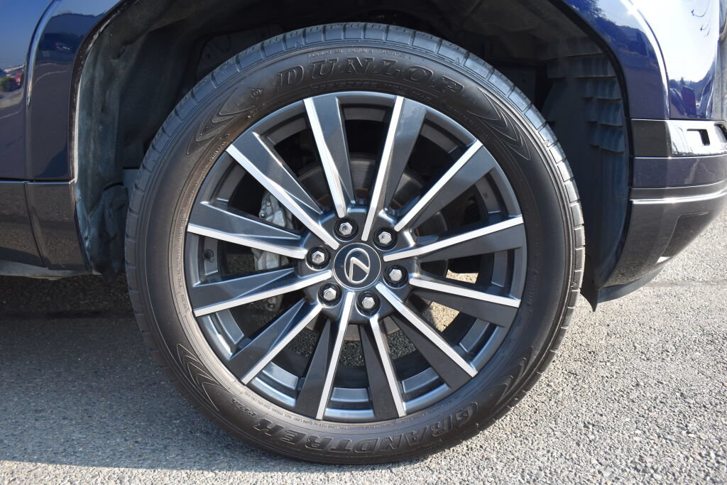Used 2024 Lexus GX 550 w/ Cold Area Package AWD/4WD image 28