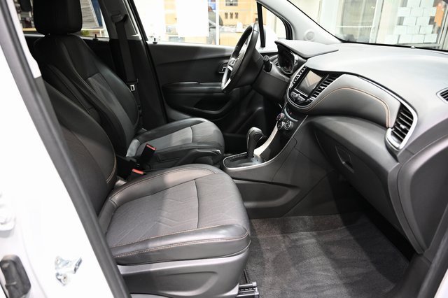 Used 2022 Chevrolet Trax LT w/ Driver Confidence Package image 10