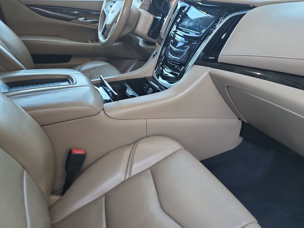 Used 2020 Cadillac Escalade ESV Platinum AWD/4WD image 17