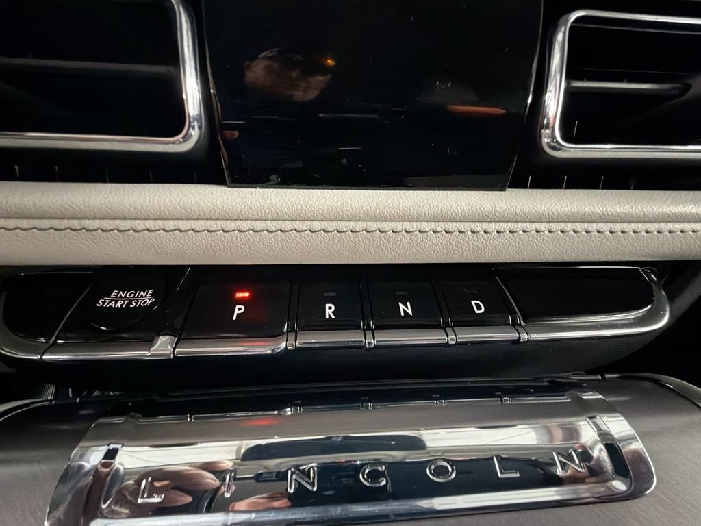 Used 2026 Lincoln Aviator 2WD image 16