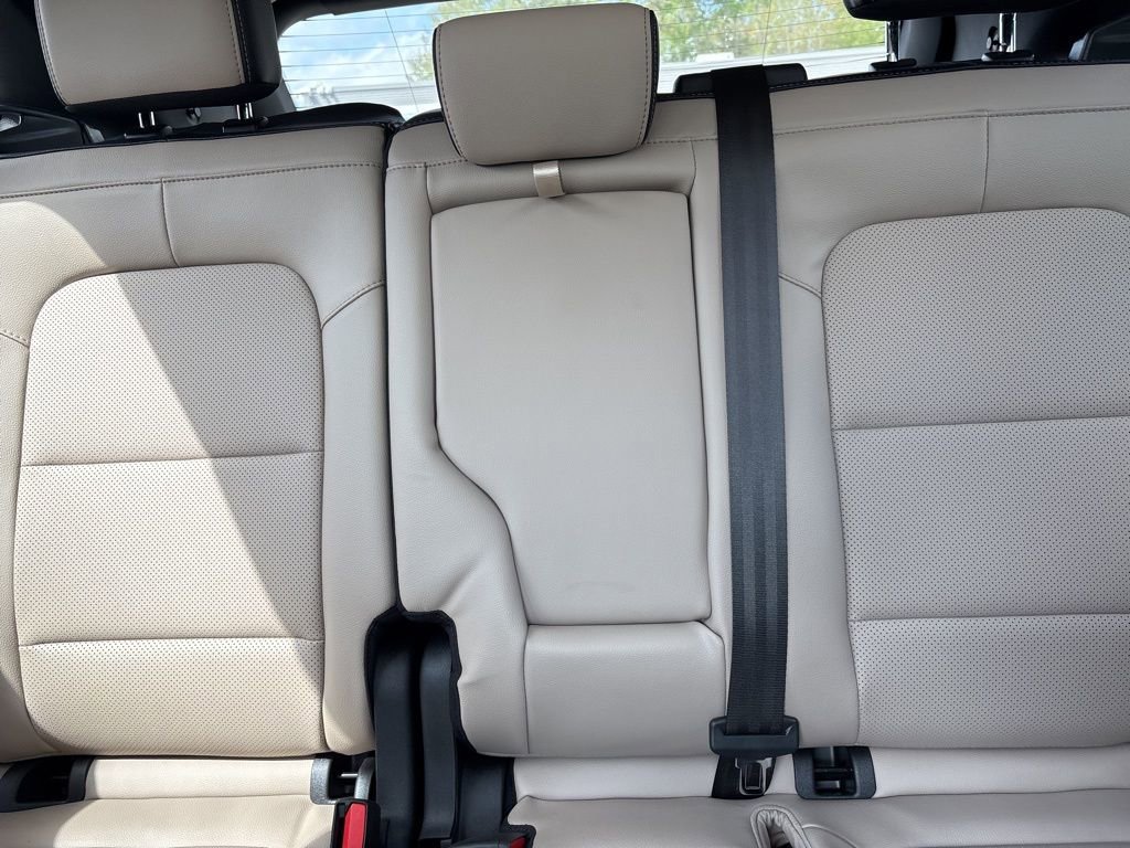 Used 2022 Ford Escape Titanium w/ Class II Trailer Tow Package image 13