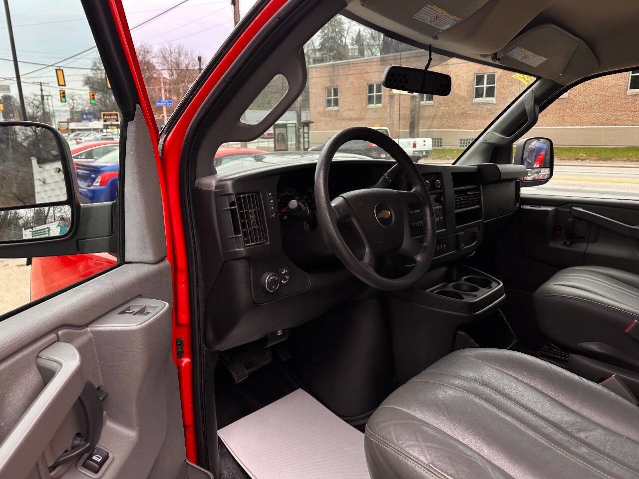 Used 2018 Chevrolet Express 2500 image 9