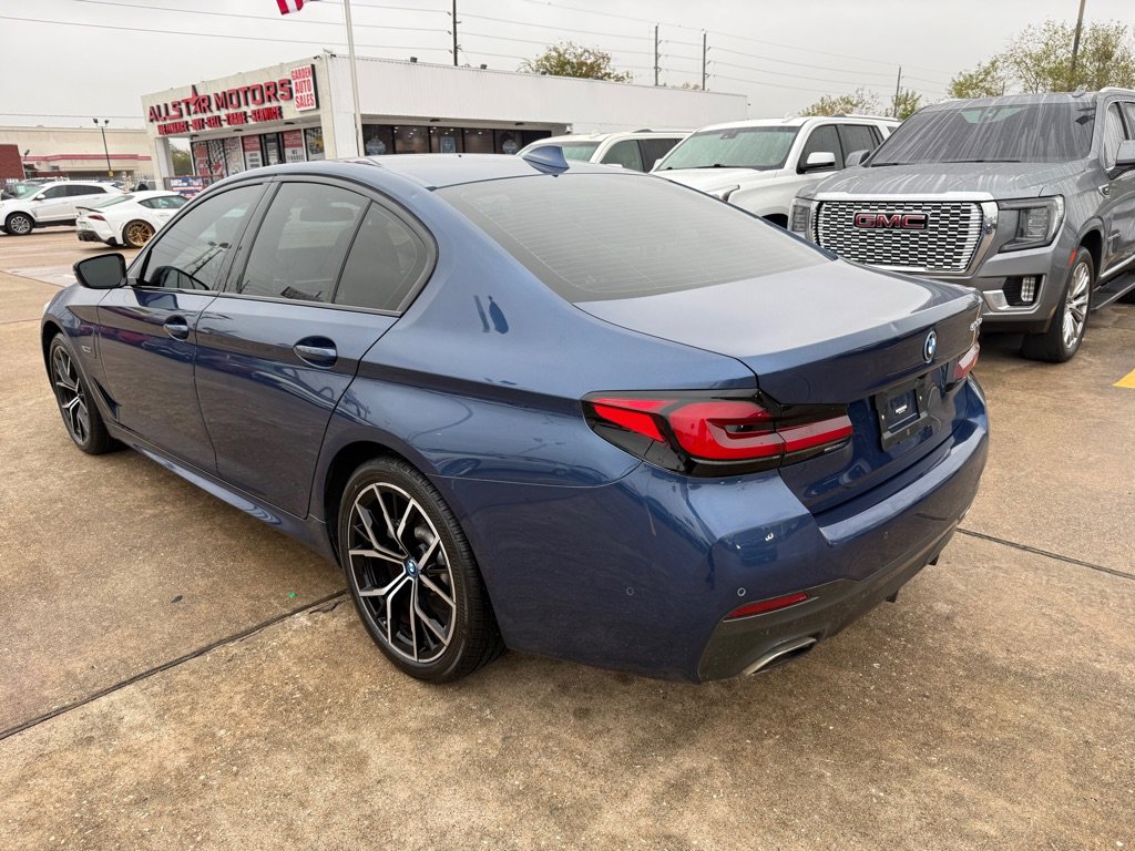 Used 2022 BMW 530e w/ Premium Package image 16