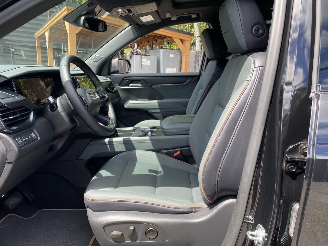 Used 2025 GMC Acadia AT4 w/ LPO, Floor Liner Package AWD/4WD image 13