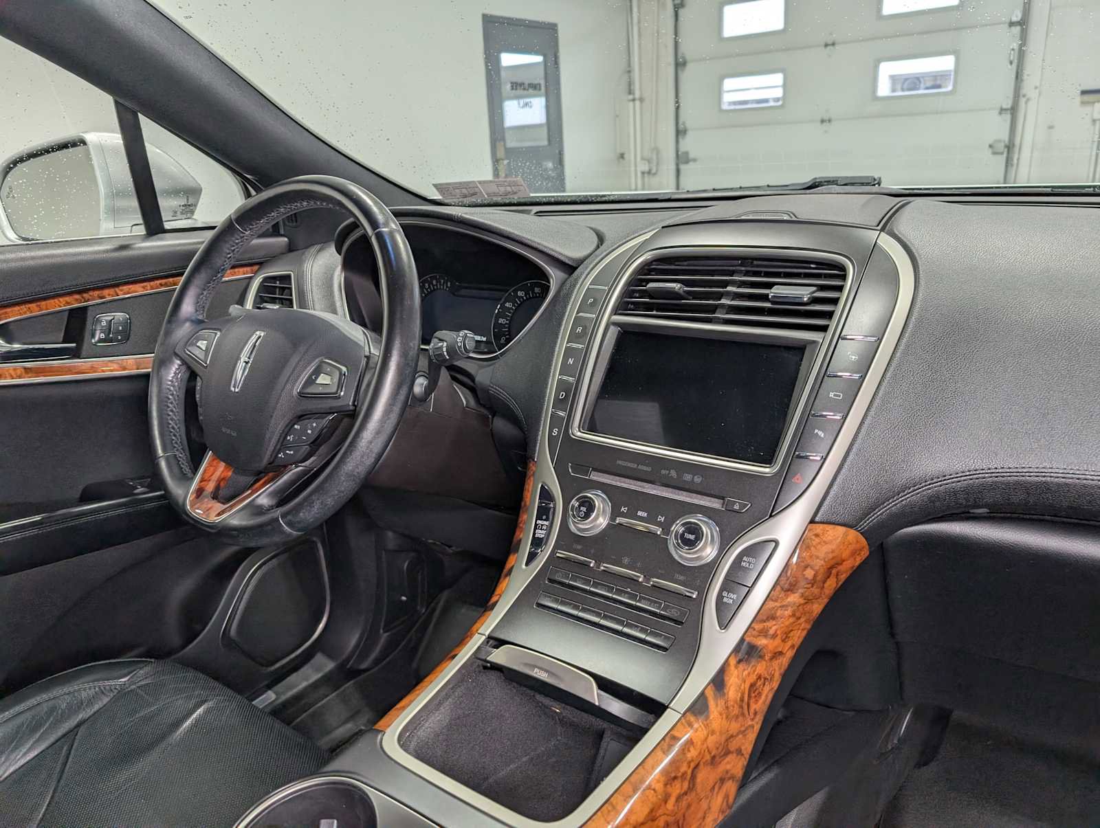 Used 2017 Lincoln MKX Reserve image 42