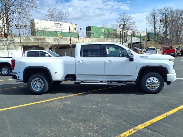 New 2026 Chevrolet Silverado 3500 High Country w/ High Country Premium Package image 2
