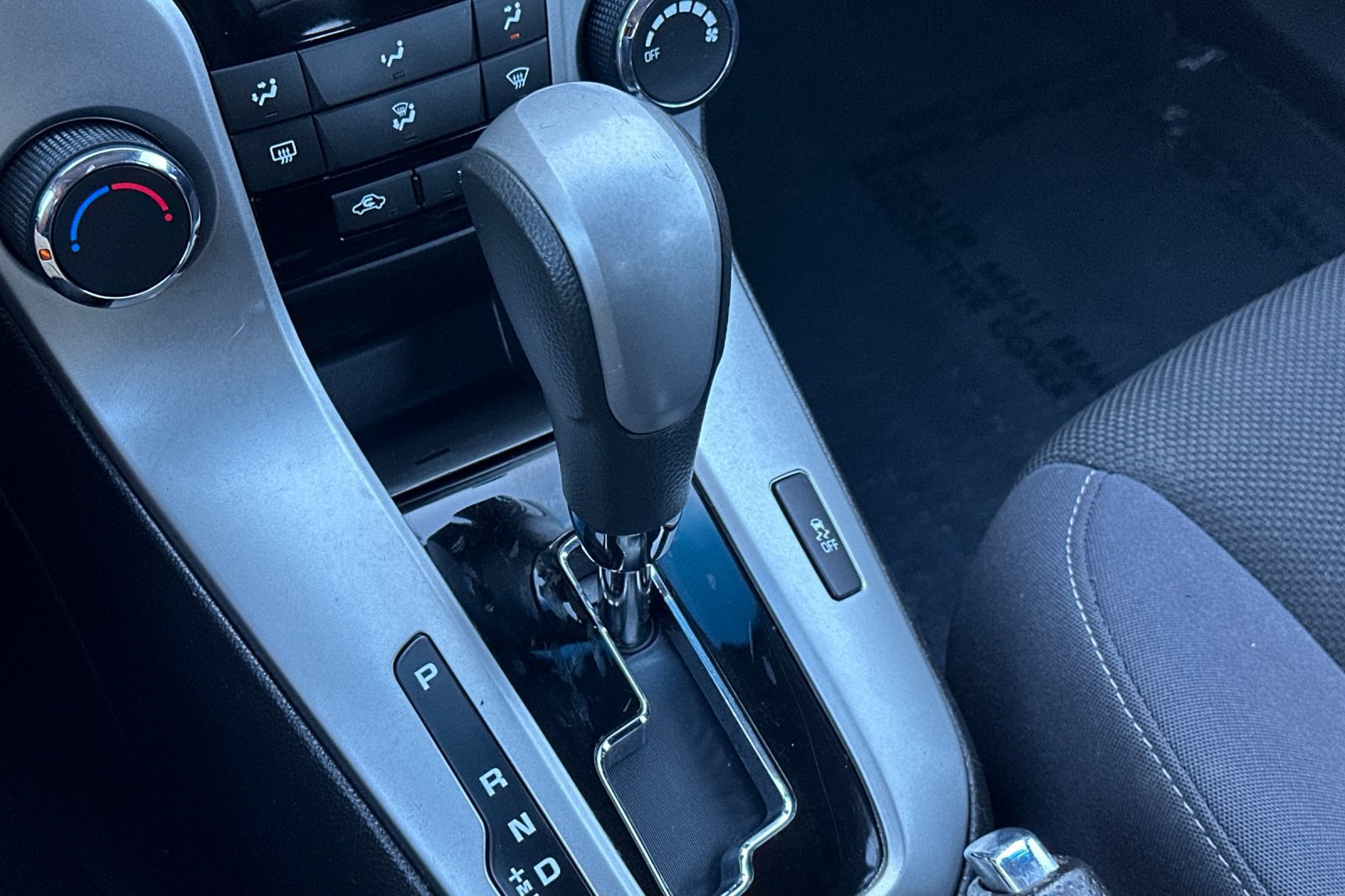 Used 2015 Chevrolet Cruze LT FWD image 19