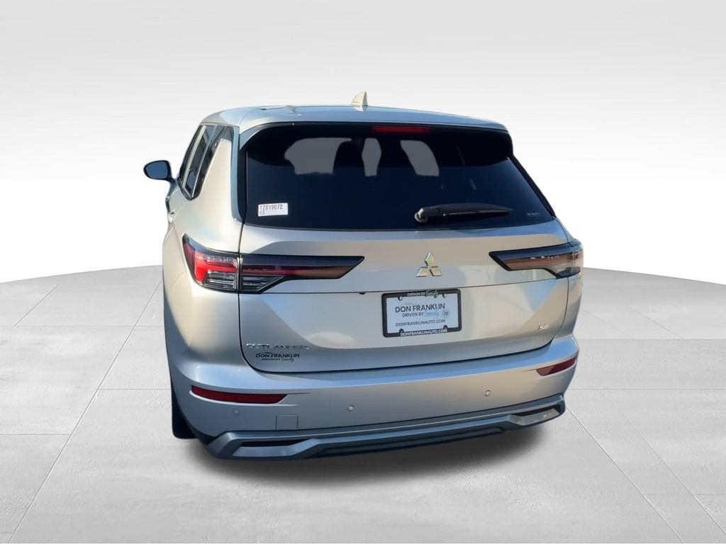 New 2026 Mitsubishi Outlander SE AWD/4WD image 7