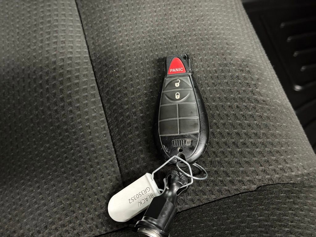 Used 2016 Dodge Grand Caravan SE image 22