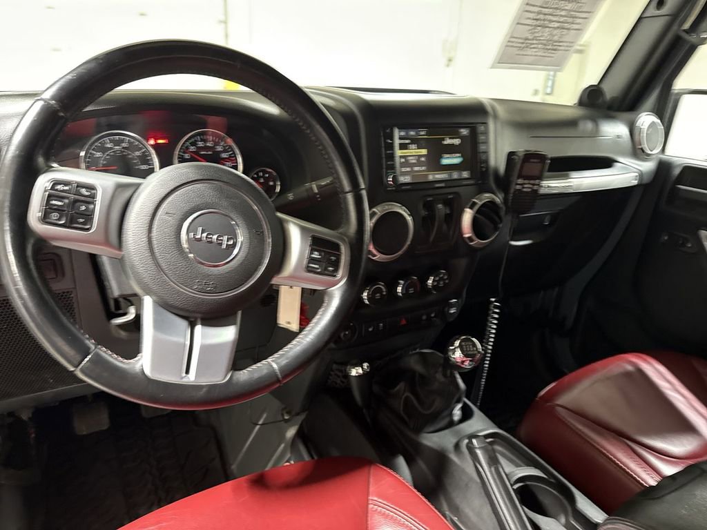 Used 2013 Jeep Wrangler Rubicon image 10