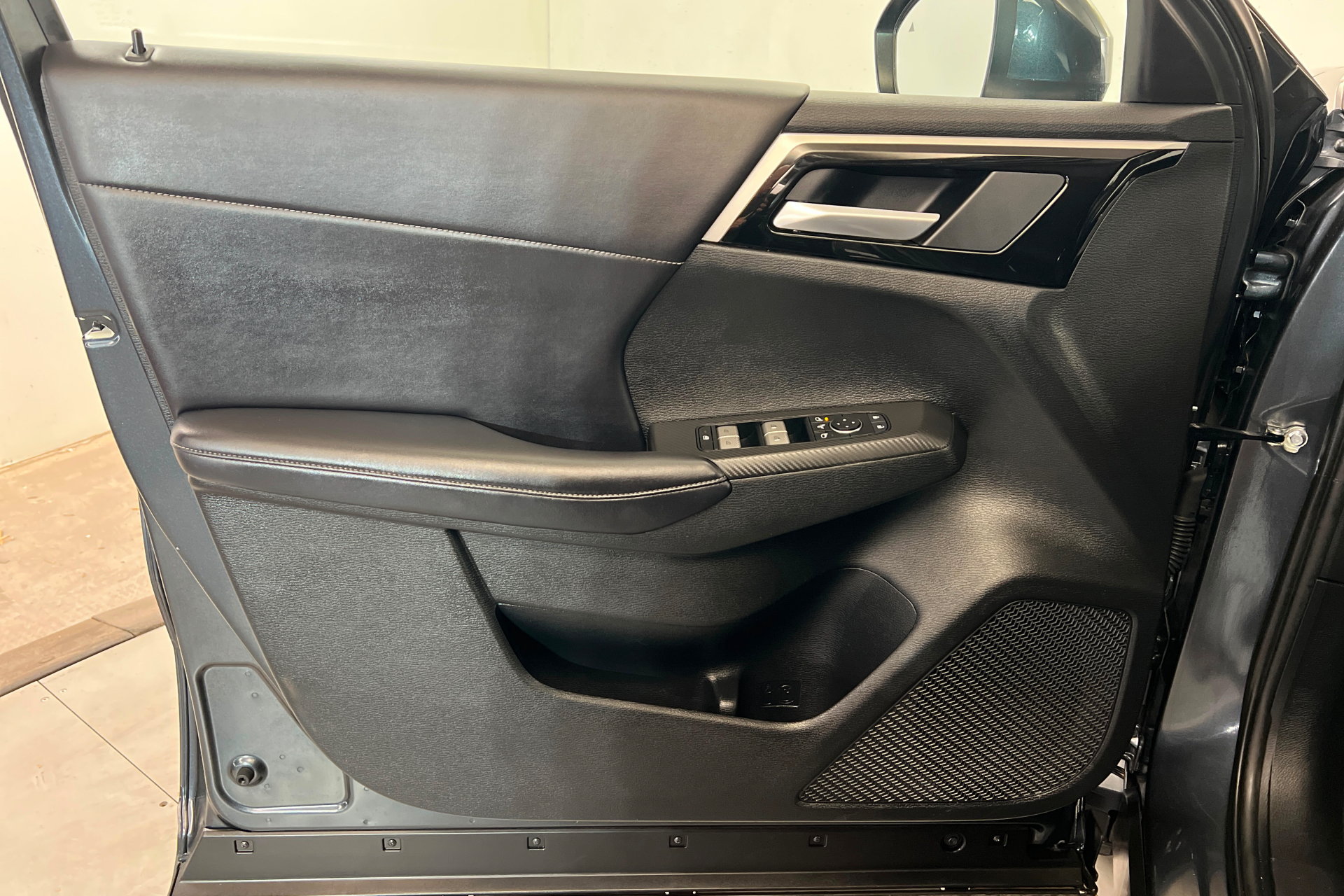 Used 2024 Mitsubishi Outlander FWD image 14