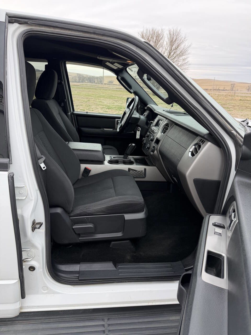 Used 2017 Ford Expedition EL XLT image 14