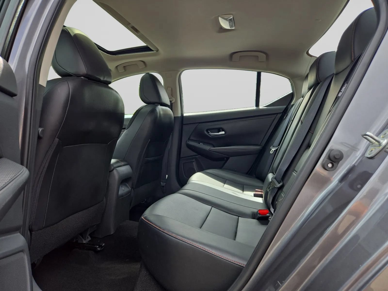 Used 2023 Nissan Sentra SR w/ SR Premium Package FWD image 25