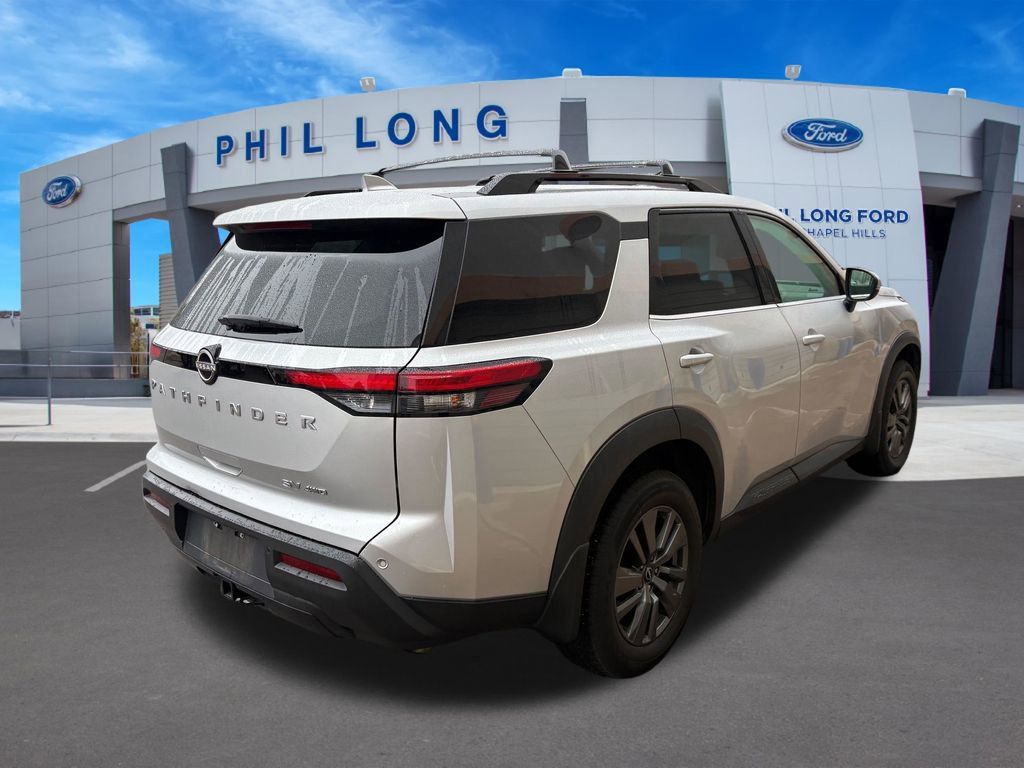 Used 2023 Nissan Pathfinder SV AWD/4WD image 5