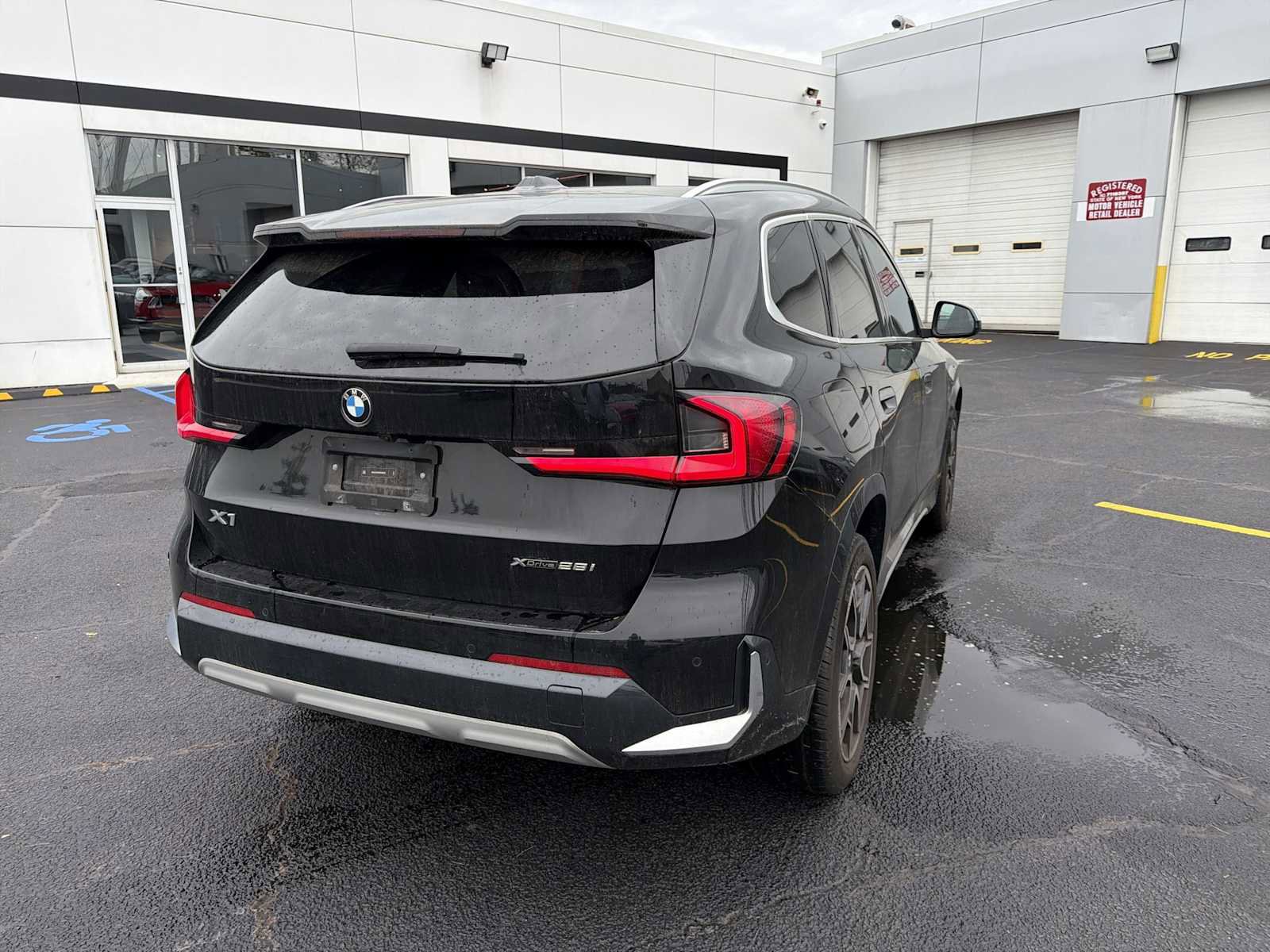 Certified 2023 BMW X1 xDrive28i w/ Convenience Package AWD/4WD image 6