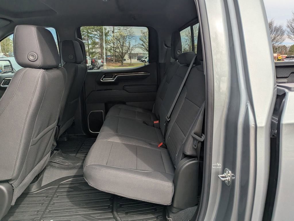 New 2026 GMC Sierra 1500 SLE w/ X31 Off-Road Package AWD/4WD image 14