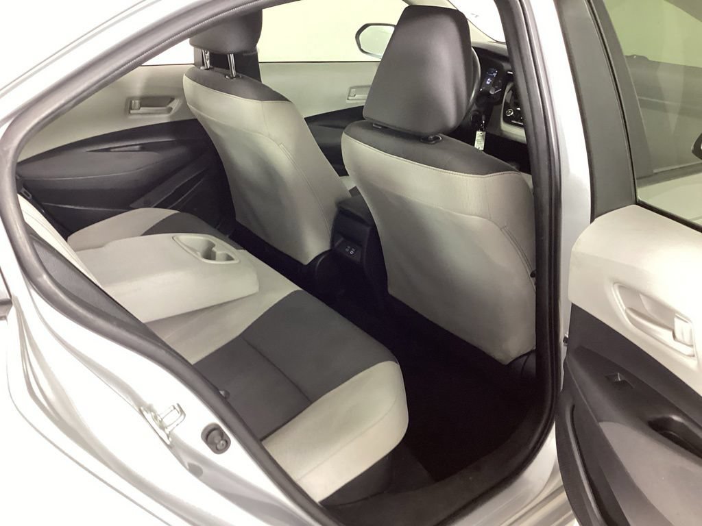 Used 2025 Toyota Corolla LE FWD image 33