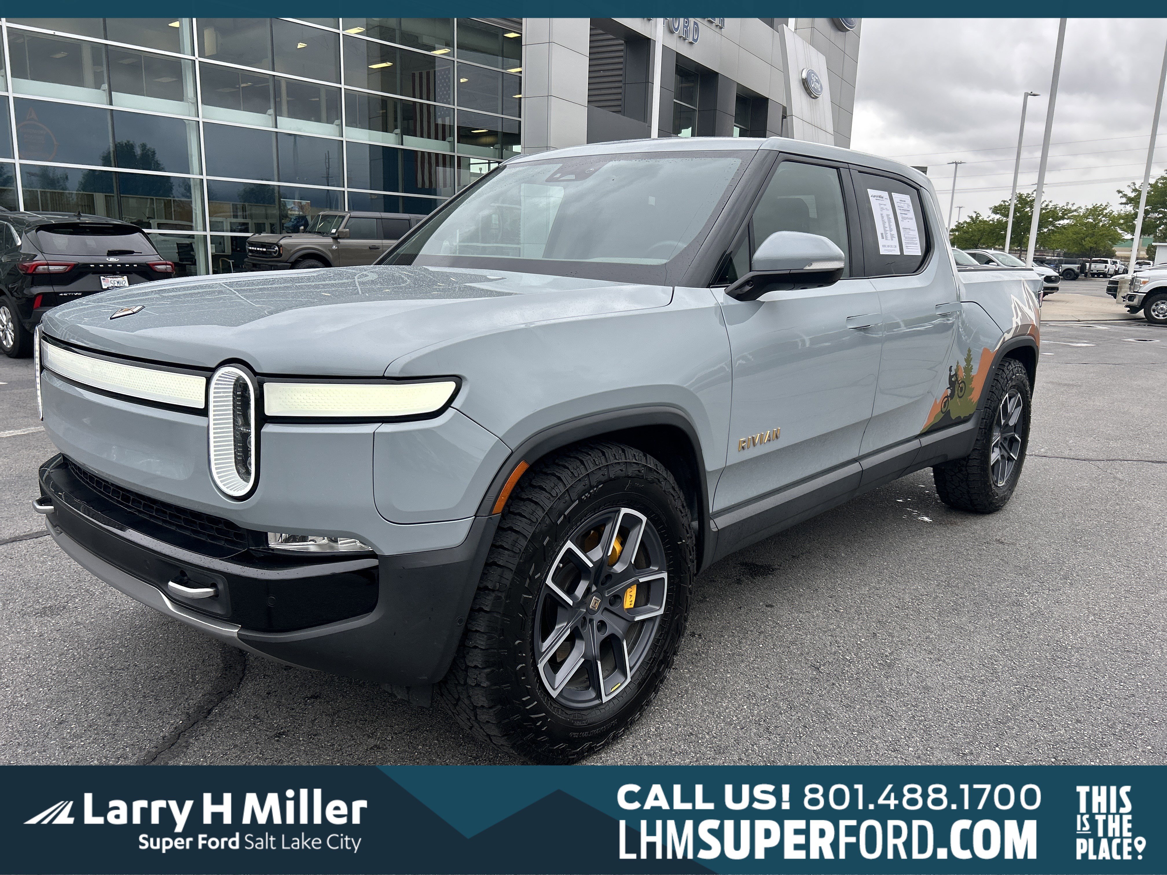 Used 2023 Rivian R1T Adventure AWD/4WD image 1