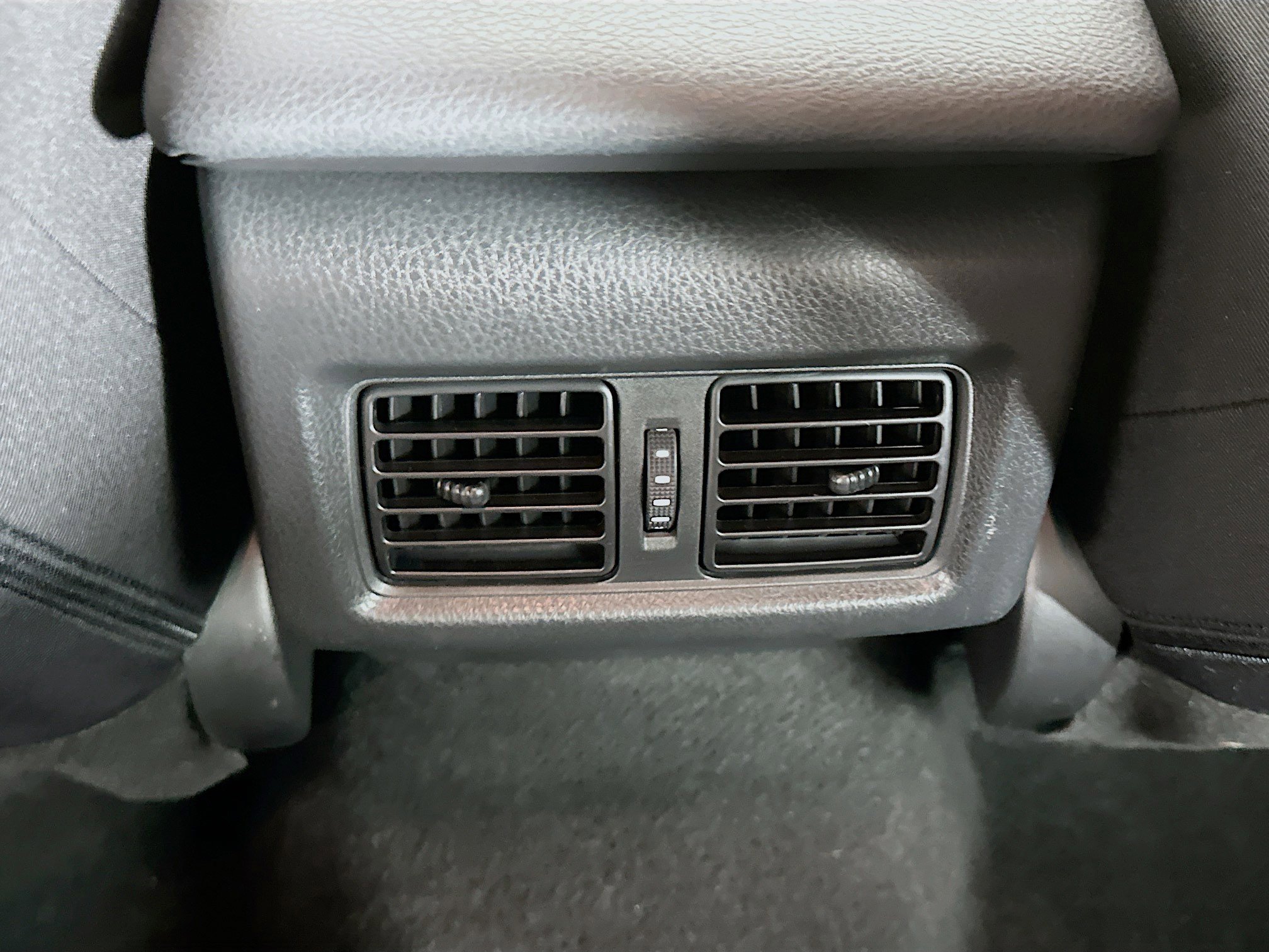 Used 2025 Toyota Camry LE image 27