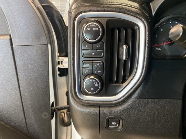 Used 2022 Chevrolet Silverado 2500 LT w/ Convenience Package image 12