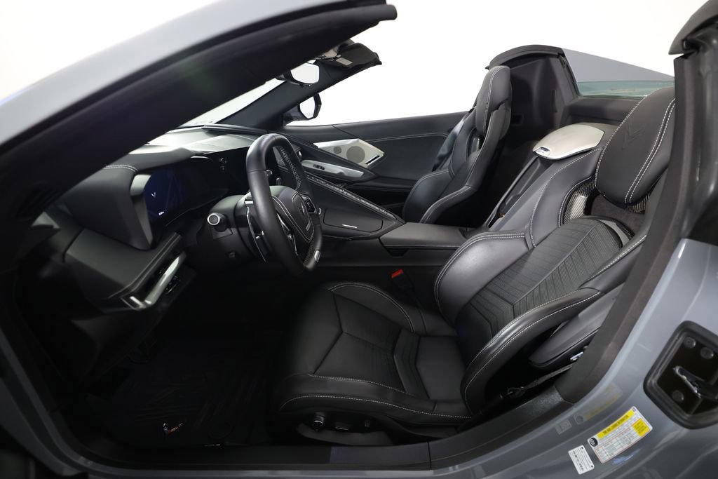 Used 2025 Chevrolet Corvette Z06 RWD image 15