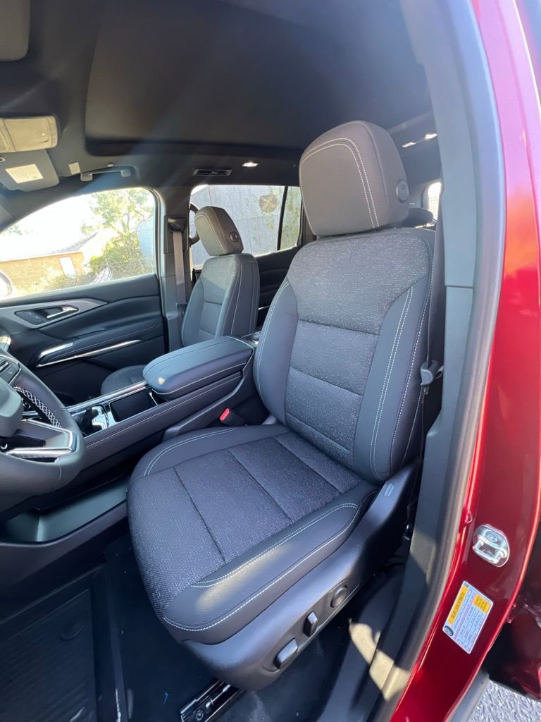 New 2026 Chevrolet Traverse LT image 11