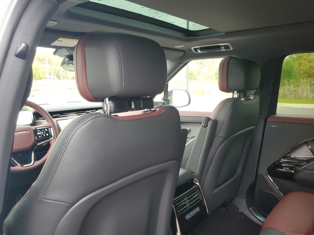 New 2027 Land Rover Range Rover Sport Dynamic SE AWD/4WD image 26