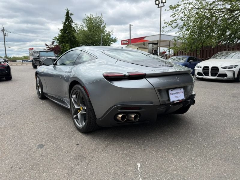 Used 2021 Ferrari Roma RWD image 8