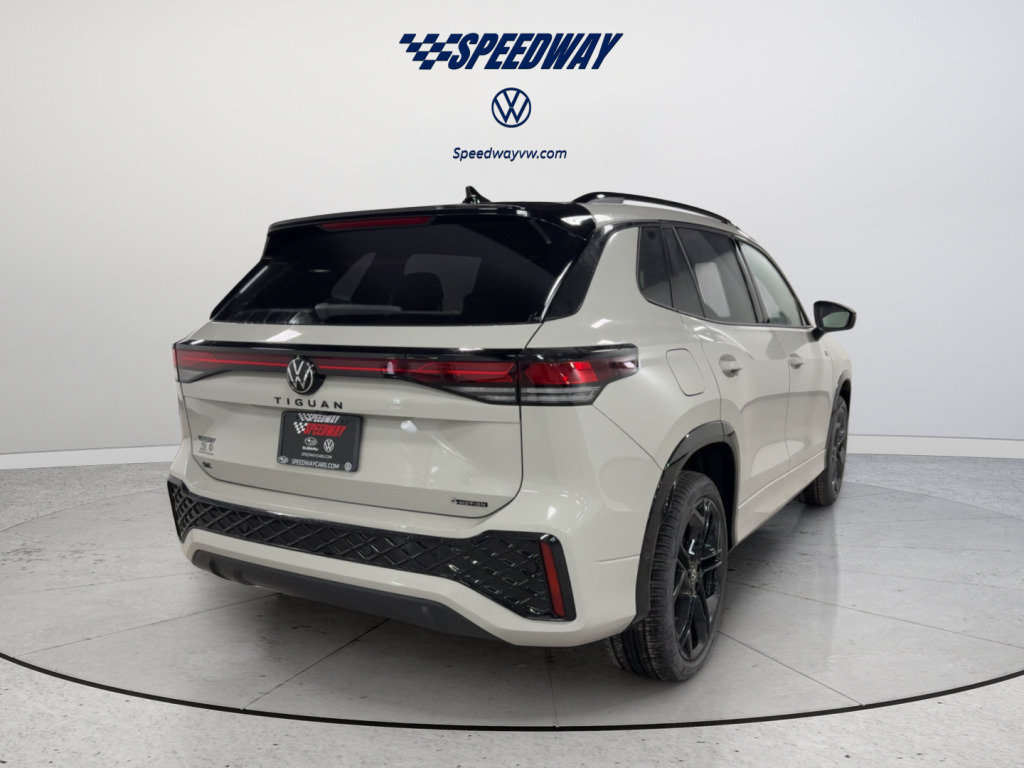 New 2026 Volkswagen Tiguan SE R-Line AWD/4WD image 5