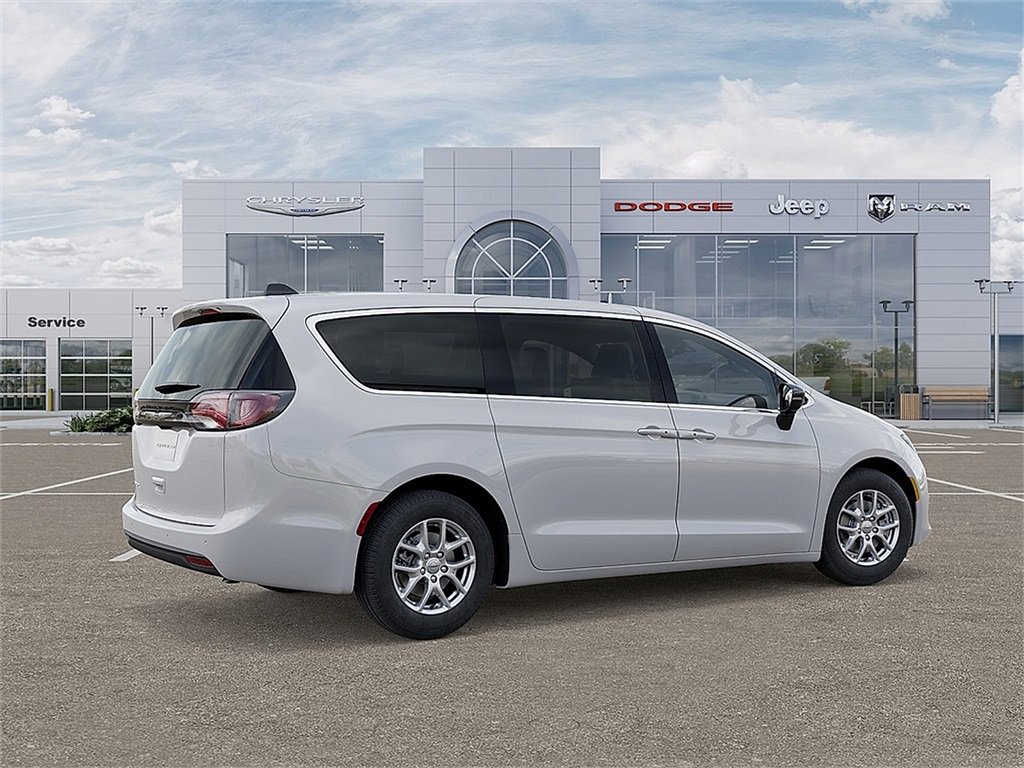 New 2026 Chrysler Voyager LX image 4