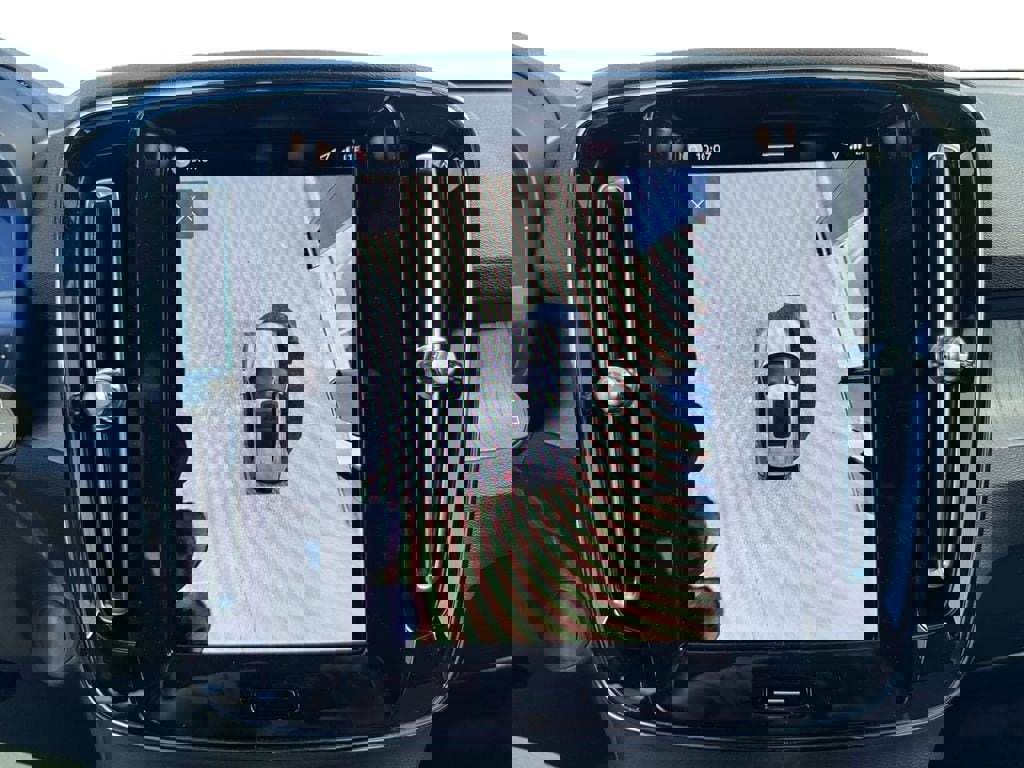 New 2026 Volvo EX40 Plus w/ Climate Package image 19