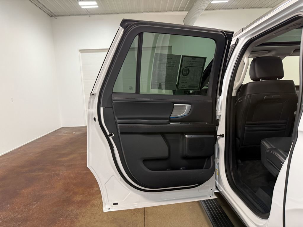 Used 2025 Ford Expedition Max Platinum image 45