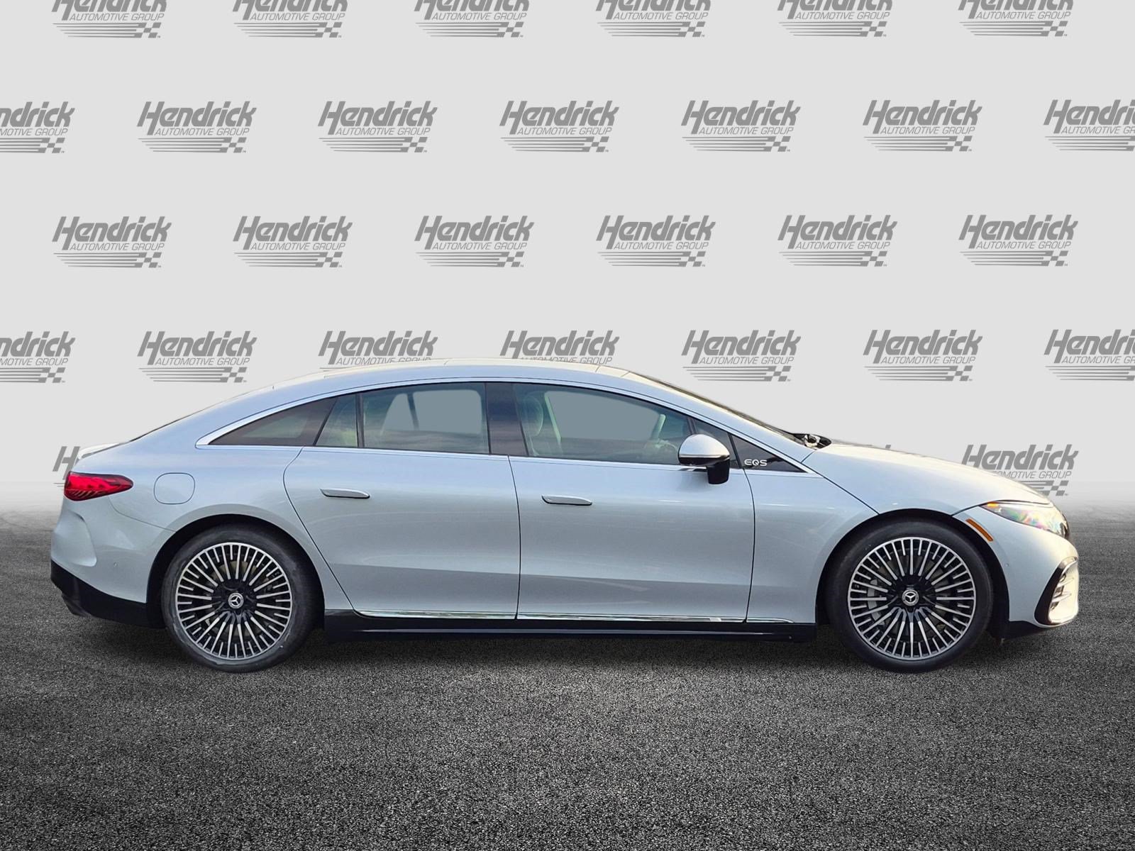 Used 2022 Mercedes-Benz EQS 580 4MATIC Sedan image 11
